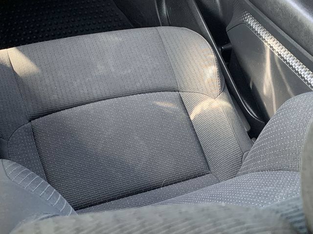 Used 2019 Toyota C-HR XLE FWD image 33