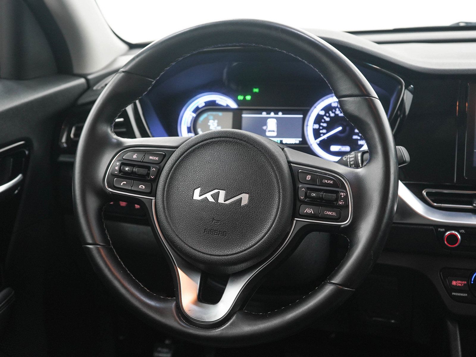 Used 2022 Kia Niro LXS FWD image 16