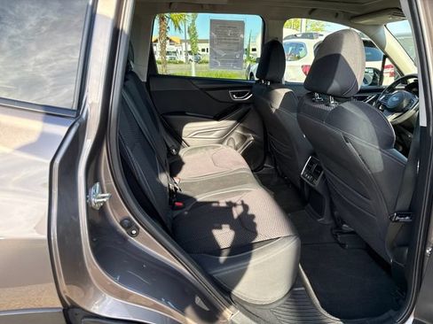 Used 2022 Subaru Forester Premium AWD/4WD image 10