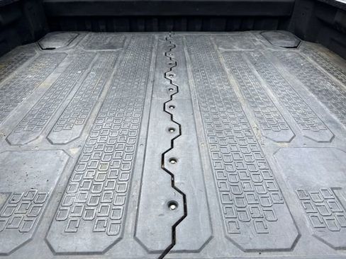 Used 2016 Toyota Tundra SR5 w/ SR5 Upgrade Package image 10