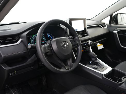 Used 2025 Toyota RAV4 XLE w/ Convenience Package image 17