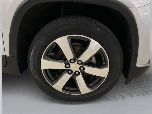 Used 2019 Chevrolet Traverse LT w/ LT Premium Package AWD/4WD image 16