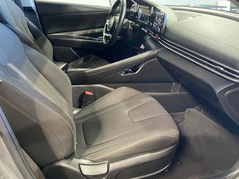 Used 2022 Hyundai Elantra SEL w/ Convenience Package image 6
