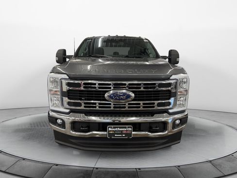 Used 2023 Ford F250 XLT w/ FX4 Off-Road Package image 7