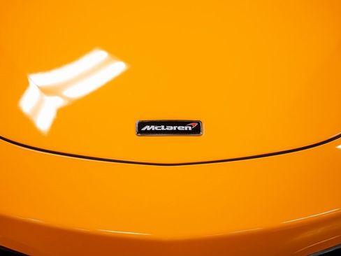 Used 2018 McLaren 570S Spider image 6