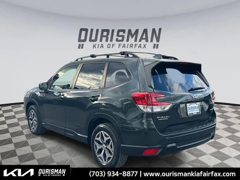 Used 2023 Subaru Forester Premium image 22