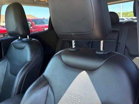 Used 2018 Jeep Compass Limited w/ Navigation Group AWD/4WD image 36