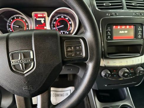 Used 2017 Dodge Journey SE image 18