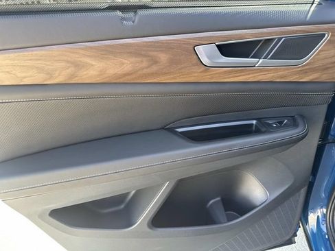 New 2026 Volkswagen Atlas SE FWD image 9