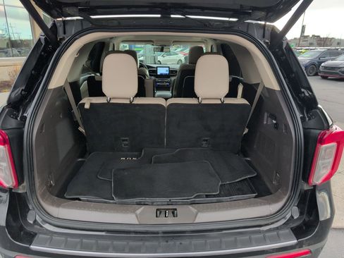 Used 2020 Ford Explorer Platinum image 31