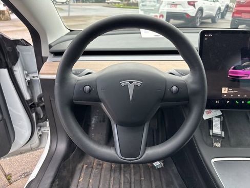 Used 2023 Tesla Model 3 Standard Range image 15