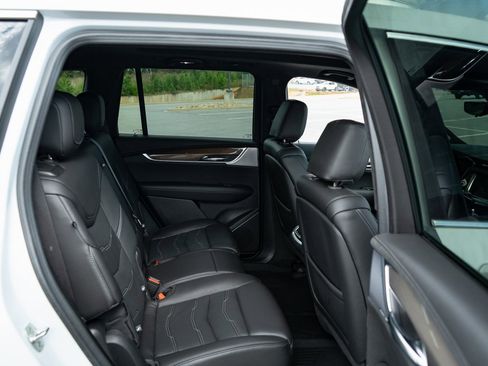 Used 2024 Cadillac XT6 Premium Luxury w/ Platinum Package image 22