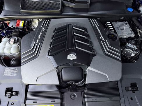 Used 2022 Lamborghini Urus AWD/4WD image 27