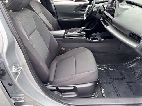 Used 2025 Toyota Prius LE AWD/4WD image 33