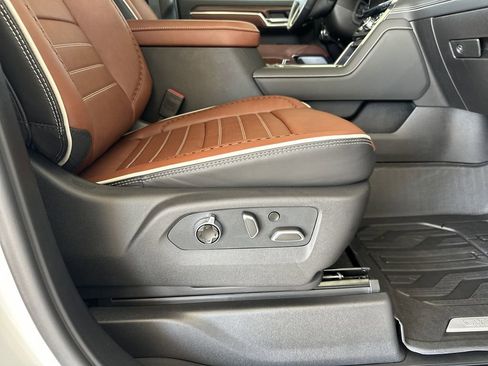 New 2026 GMC Sierra 3500 Denali Ultimate AWD/4WD image 44