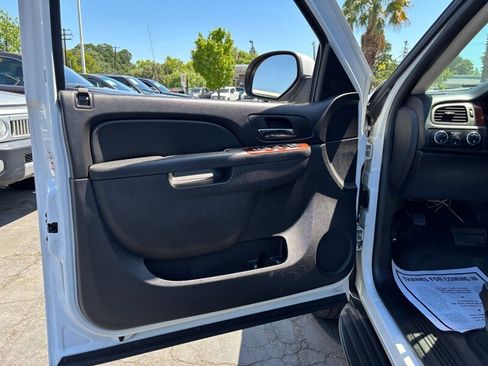 Used 2010 Chevrolet Tahoe LT AWD/4WD image 15