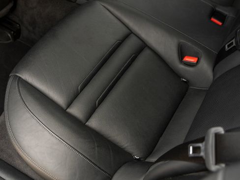 Certified 2022 Porsche Panamera Platinum Edition image 35