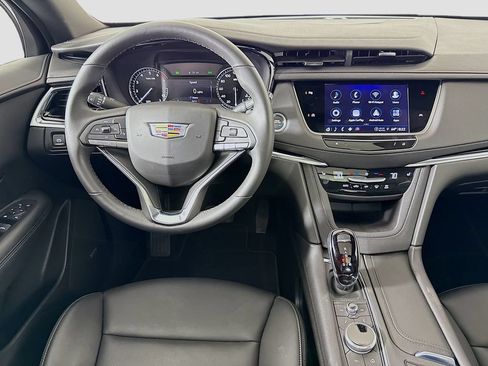 Used 2025 Cadillac XT6 Luxury FWD image 23