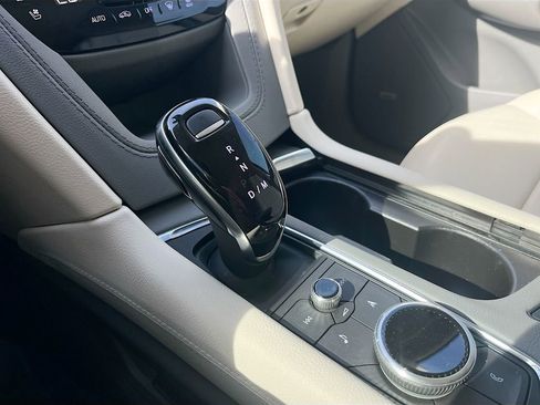 Used 2024 Cadillac XT6 Premium Luxury w/ Technology Package image 17