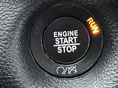 Used 2022 Jeep Cherokee Trailhawk w/ Comfort/Convenience Group image 32