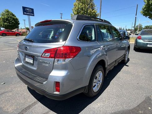 Used 2011 Subaru Outback 2.5i AWD/4WD image 4