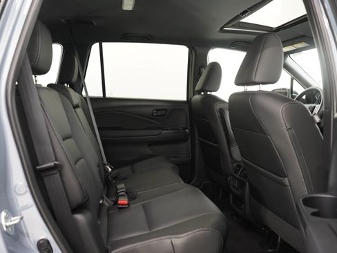 Used 2023 Honda Passport EX-L image 14