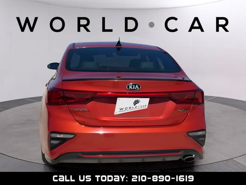 Used 2021 Kia Forte GT-Line w/ GT-Line Premium Package FWD image 4