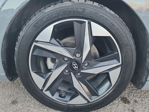 Used 2021 Hyundai Elantra SEL w/ Convenience + Premium Package image 11