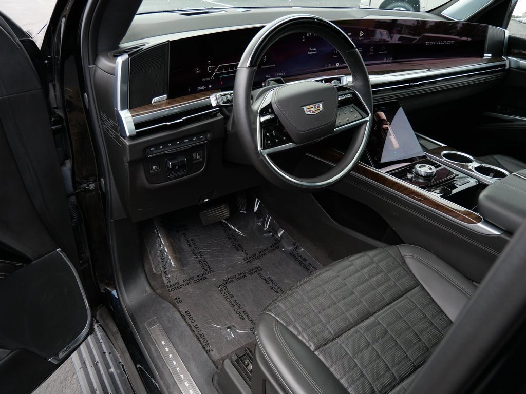 Used 2025 Cadillac Escalade Sport Platinum AWD/4WD image 11