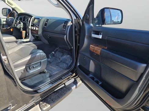 Used 2011 Toyota Tundra Limited w/ Platinum Pkg AWD/4WD image 28