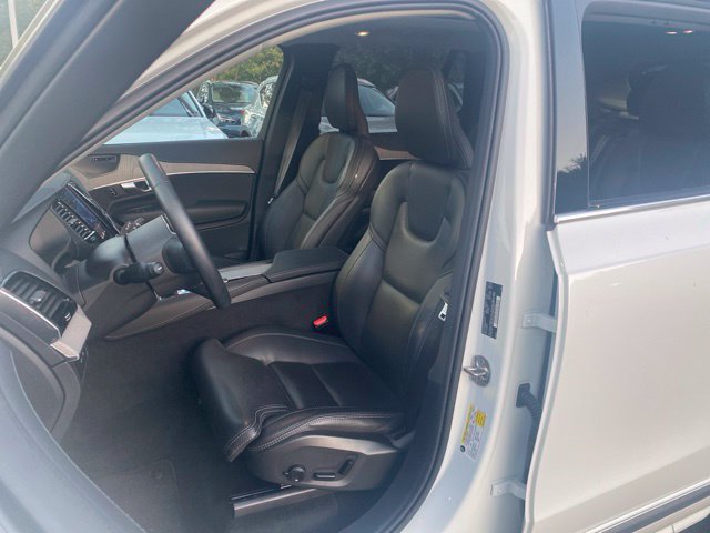 Used 2024 Volvo XC90 T8 Ultimate AWD/4WD image 12
