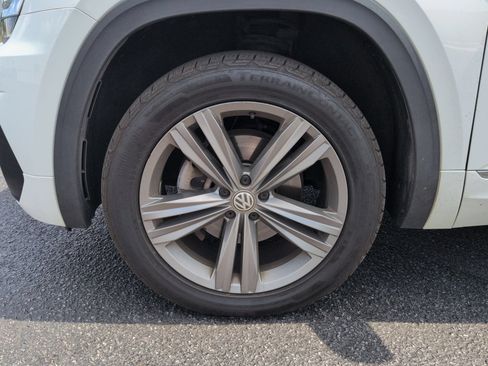 Used 2019 Volkswagen Atlas SEL R-Line AWD/4WD image 34