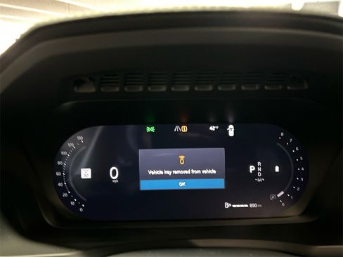 New 2026 Volvo XC90 B6 Plus w/ Protection Package Premier image 15