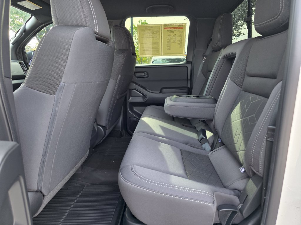 Used 2026 Nissan Frontier SV w/ All-Weather Content Package AWD/4WD image 31