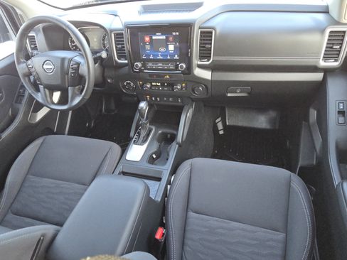 Used 2023 Nissan Frontier SV w/ SV Convenience Package image 18