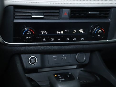 Certified 2023 Nissan Rogue SV image 27