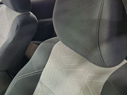 Used 2022 Toyota Tacoma TRD Sport w/ Technology Package image 34