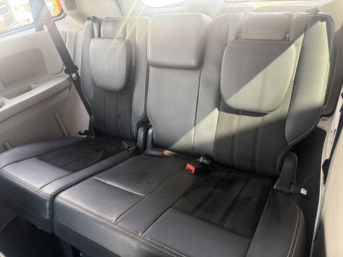 Used 2017 Dodge Grand Caravan SXT w/ Rear Park Assist Package FWD image 20