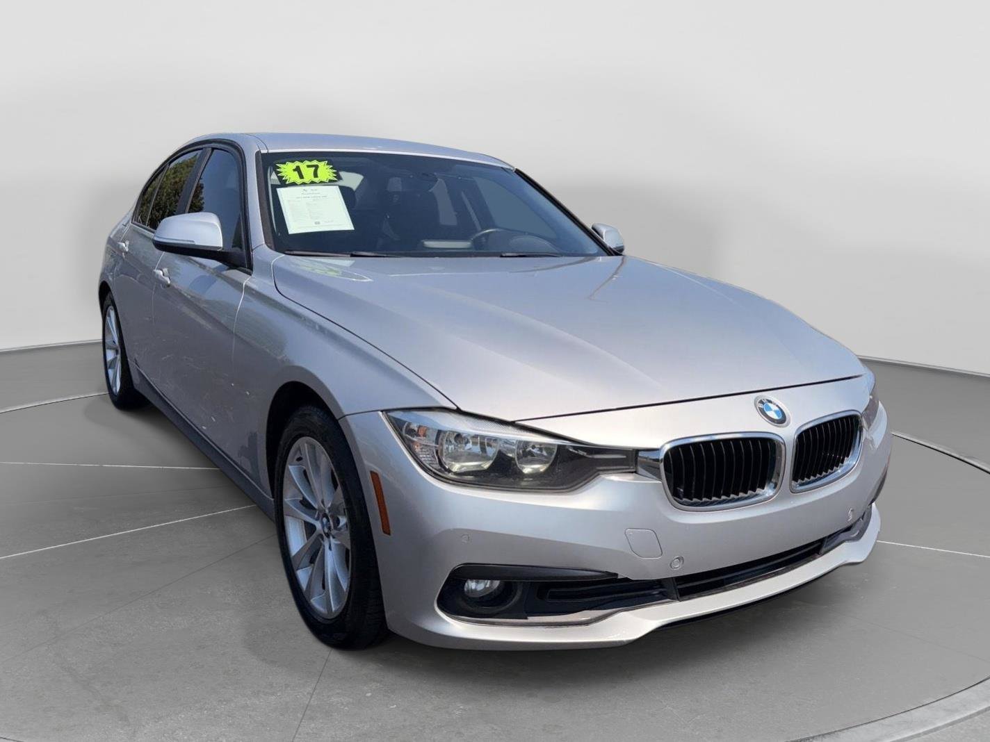 Used 2017 BMW 320i Sedan RWD image 7