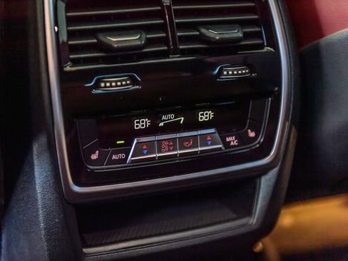 Used 2021 BMW X6 xDrive40i w/ M Sport Package image 46