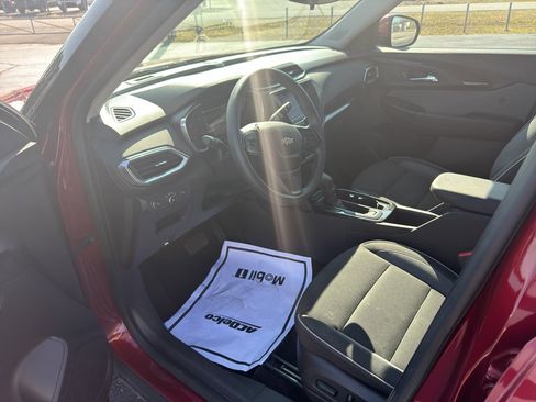 Used 2023 Chevrolet TrailBlazer LT image 9