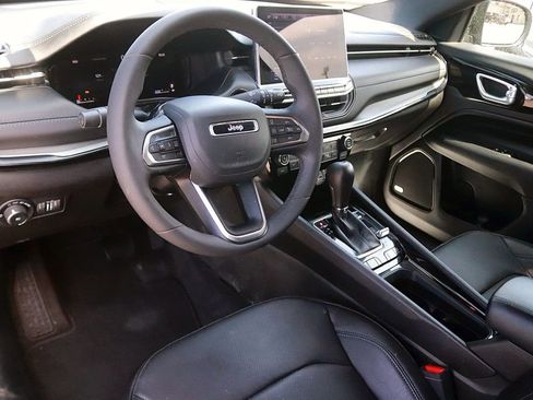 Used 2025 Jeep Compass Limited w/ High Altitude Package image 13