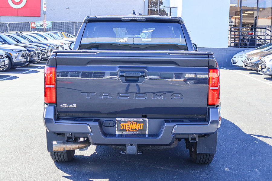 Used 2025 Toyota Tacoma SR5 AWD/4WD image 19