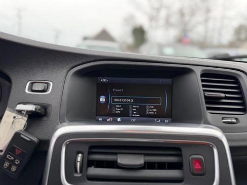 Used 2011 Volvo S60 T6 image 15