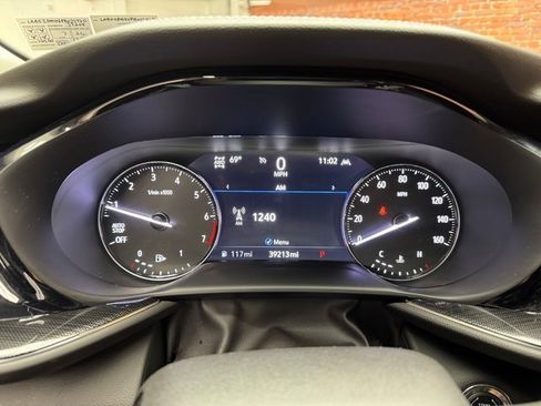 Used 2023 Buick Envision Essence image 16