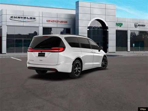 New 2026 Chrysler Pacifica Select w/ S Appearance Package image 7