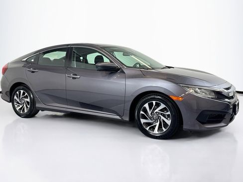 Used 2017 Honda Civic EX image 3