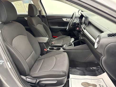 Used 2024 Kia Forte LXS w/ LXS Technology Package FWD image 20