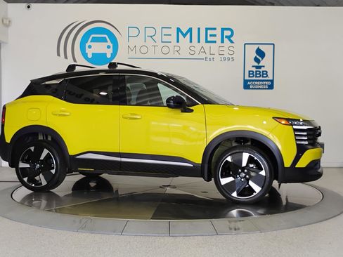 Used 2025 Nissan Kicks SR w/ Illumination Package image 82