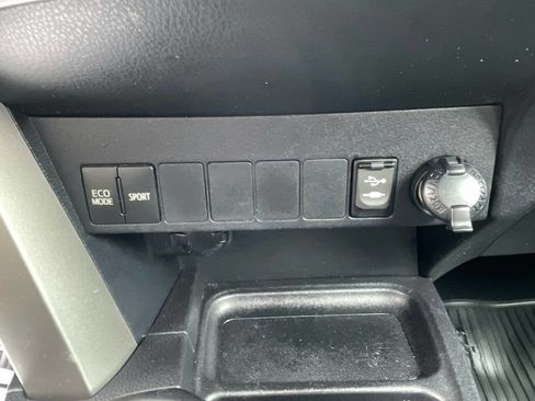 Used 2018 Toyota RAV4 XLE image 17